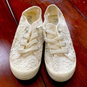 White lace summer slip on shoe